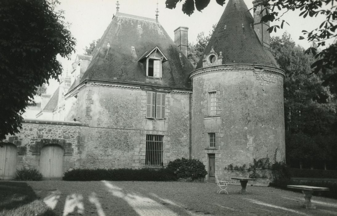 Château de la Chatonnière : Façade ouest, vue générale