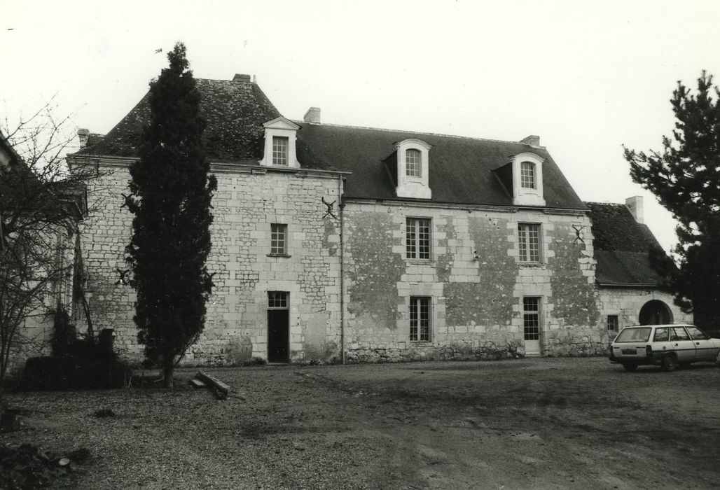 Manoir de Montour : Façade nord, vue générale