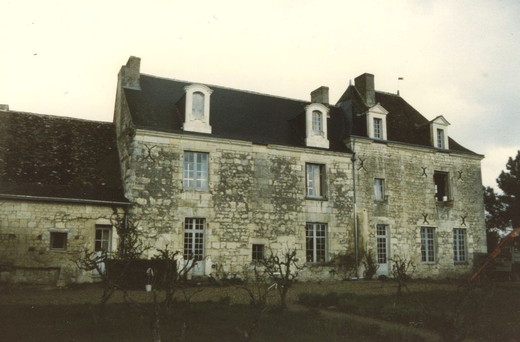 Manoir de Montour : Façade sud, vue générale