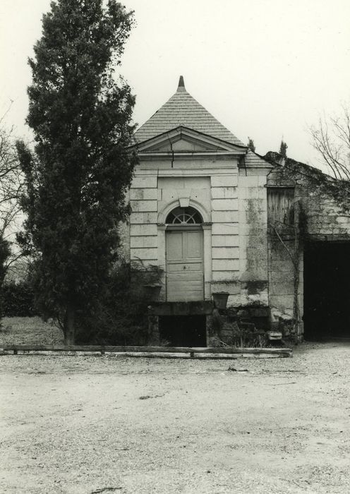 Manoir de Montour : Chapelle, façade ouest, vue générale