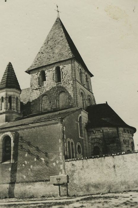 Eglise Saint-Avant : Façade latérale sud, vue partielle