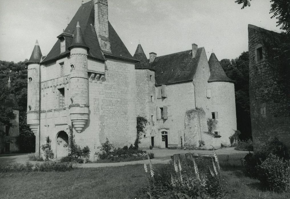 Château de Rouvray : Ensemble sud (logis et châtelet d’entrée), vue générale