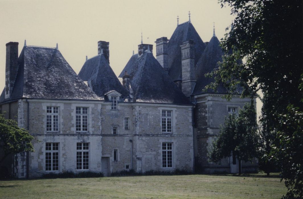 Château de la Pataudière : Façade ouest, vue générale