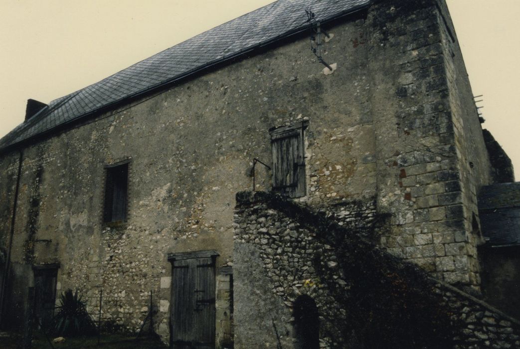 Ancien prieuré bénédictin de Chanceaux-sur-Choisille : Bâtiment conventuel, façade ouest, vue partielle