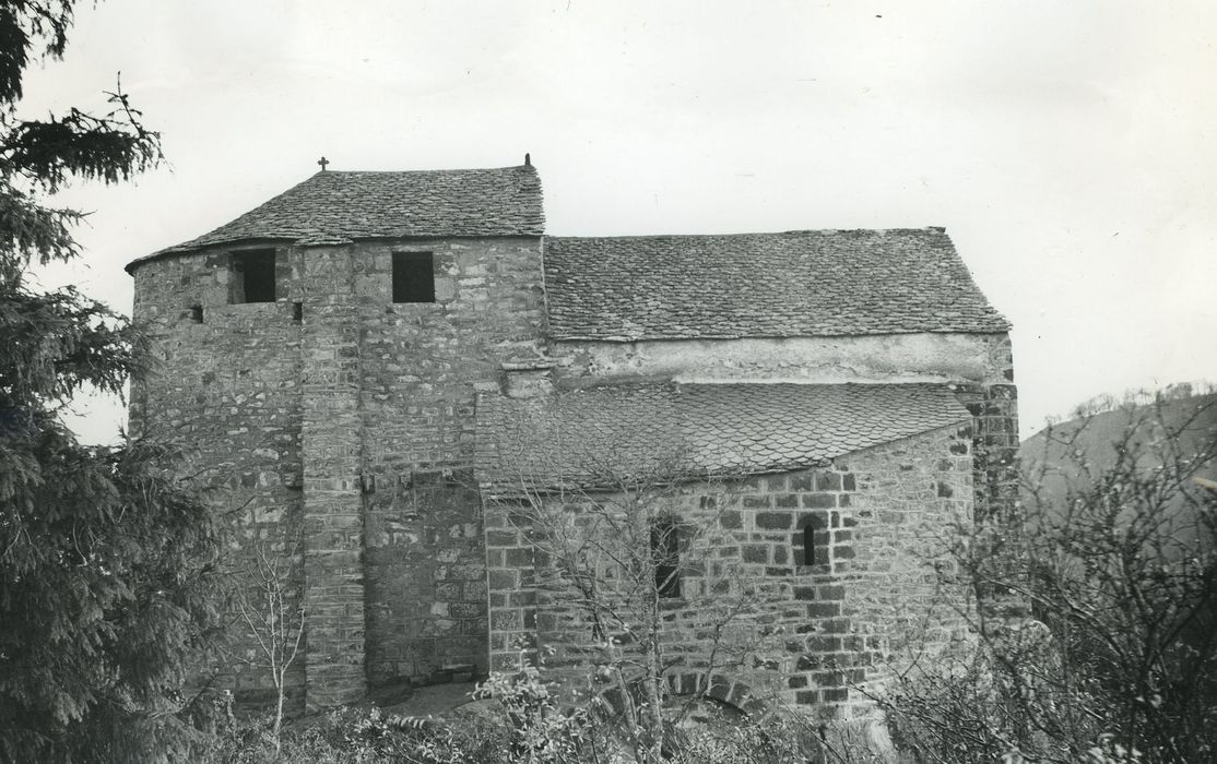 Eglise Saint-Roch de Roche-Charles : Façade latérale nord, vue générale