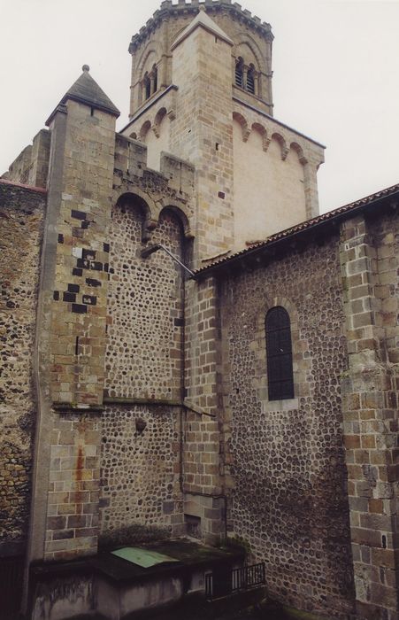 Eglise Saint-Léger : Clocher, élévations nord et ouest, vue générale