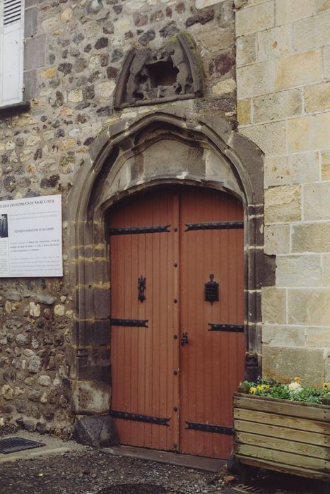 Prieuré : Façade ouest, porte d’accès, vue générale