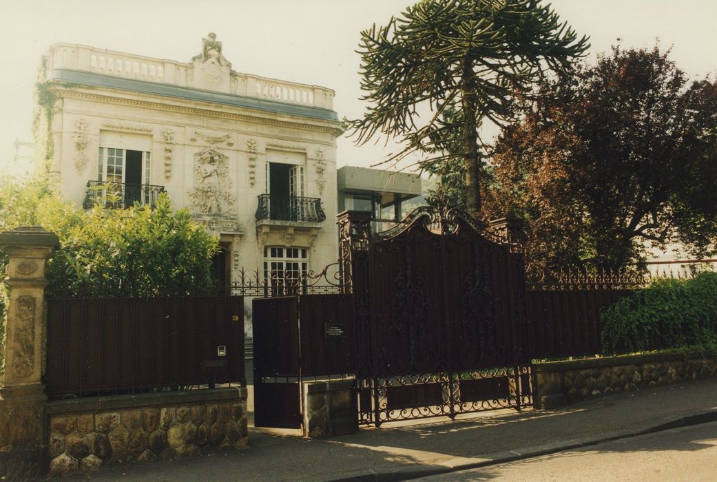 Villa Stella : Façade nord-est, vue générale