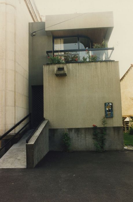 Villa Stella : Façade nord-ouest, annexe contemporaine