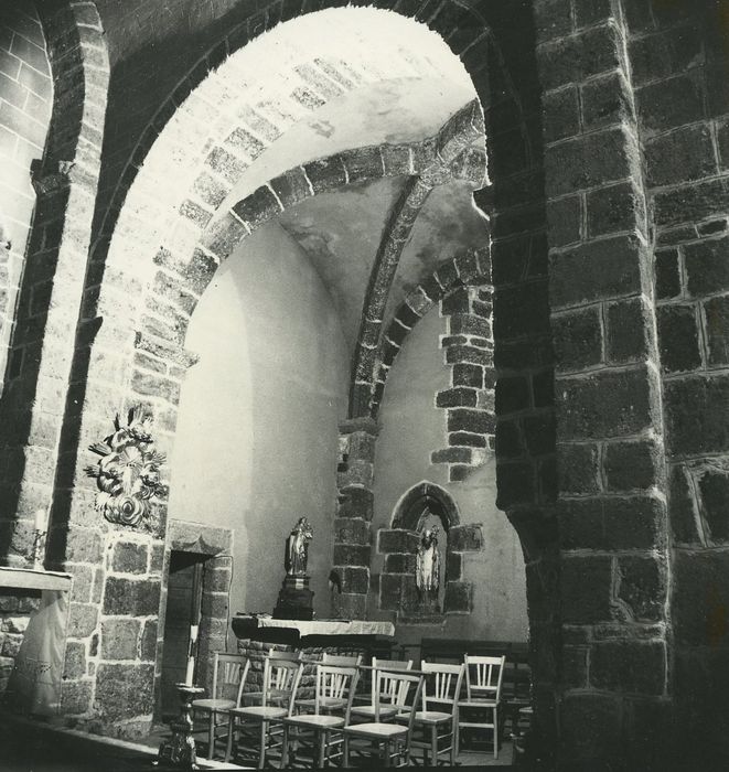 Eglise Saint-Loup : Chapelle sud-est, vue partielle