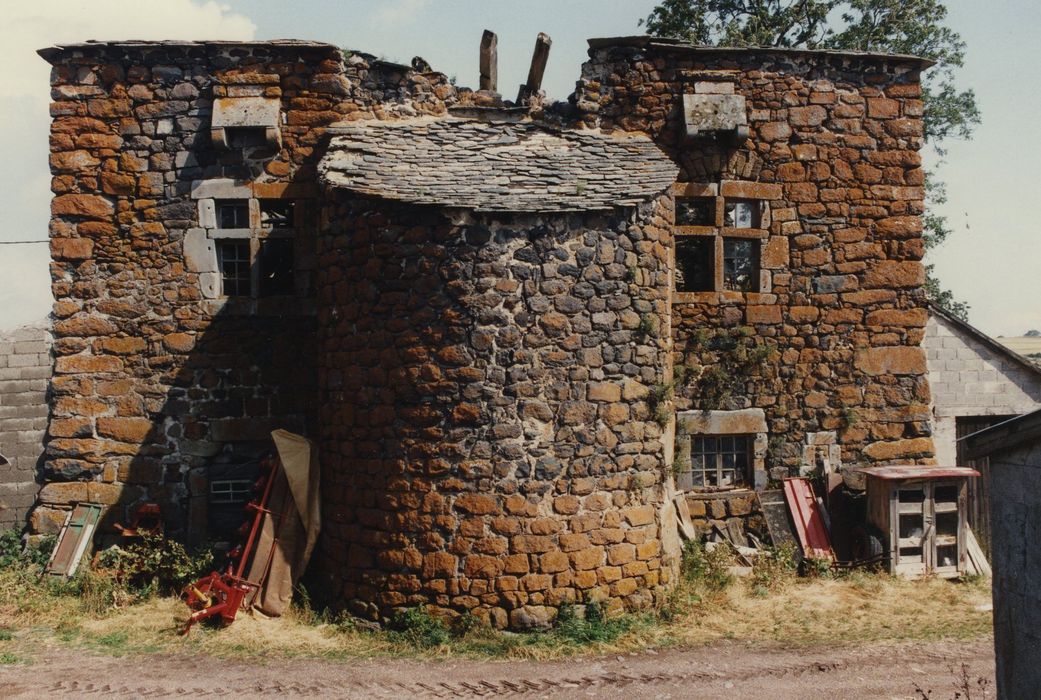 Château de Pralas : Façade sud, vue générale