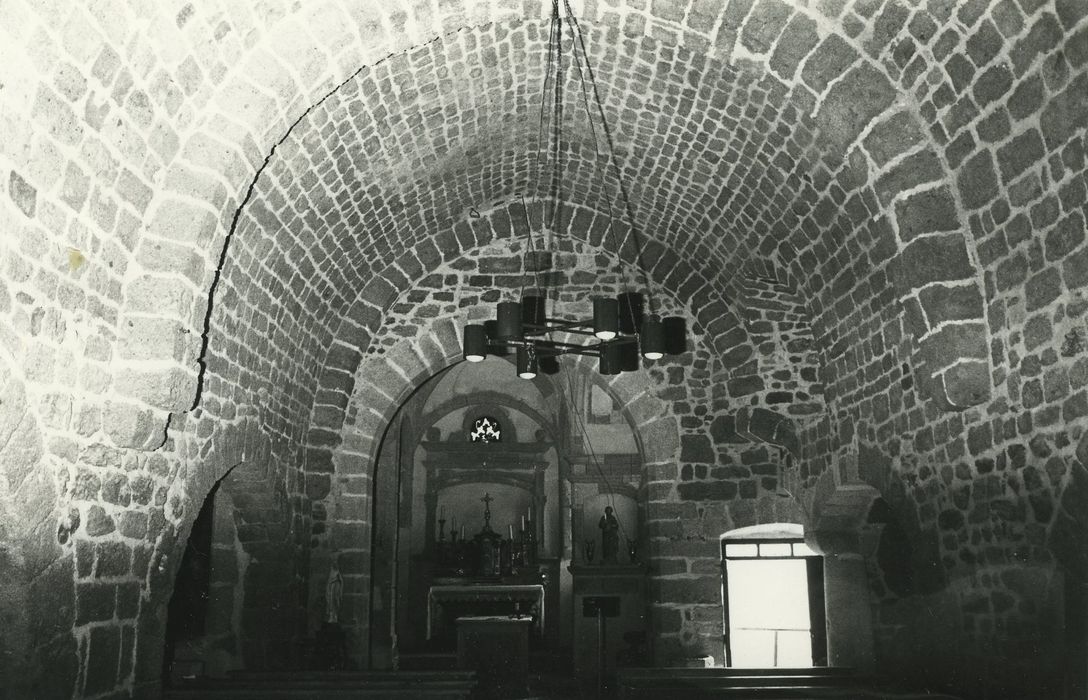 Eglise Saint-Barthélémy : Nef, vue partielle