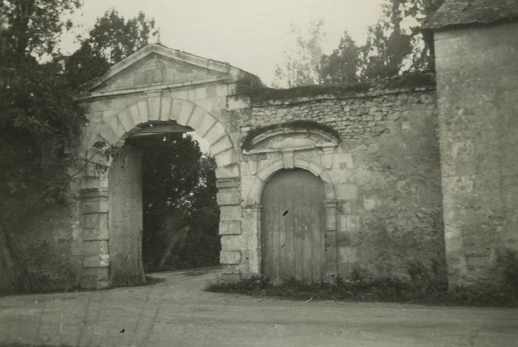 Château de l'Islette : Porche d’accès nord, vue générale