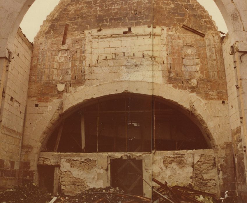 Ancien couvent des Calvairiennes : Chapelle, nef, vue partielle