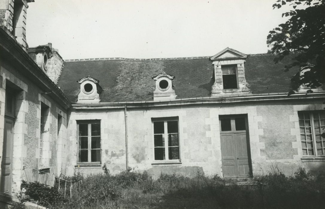 Hôtel de Chavigny : Cour intérieure, aile est, façade ouest, vue partielle