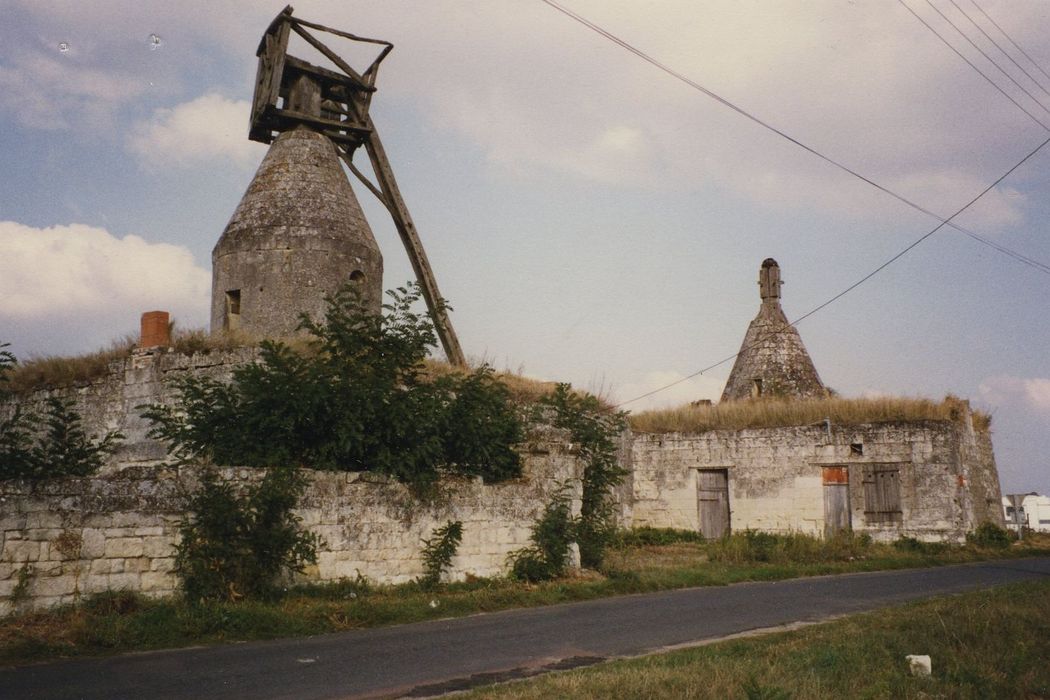 Moulins-caviers : Vue générale des moulins depuis le Sud-Est