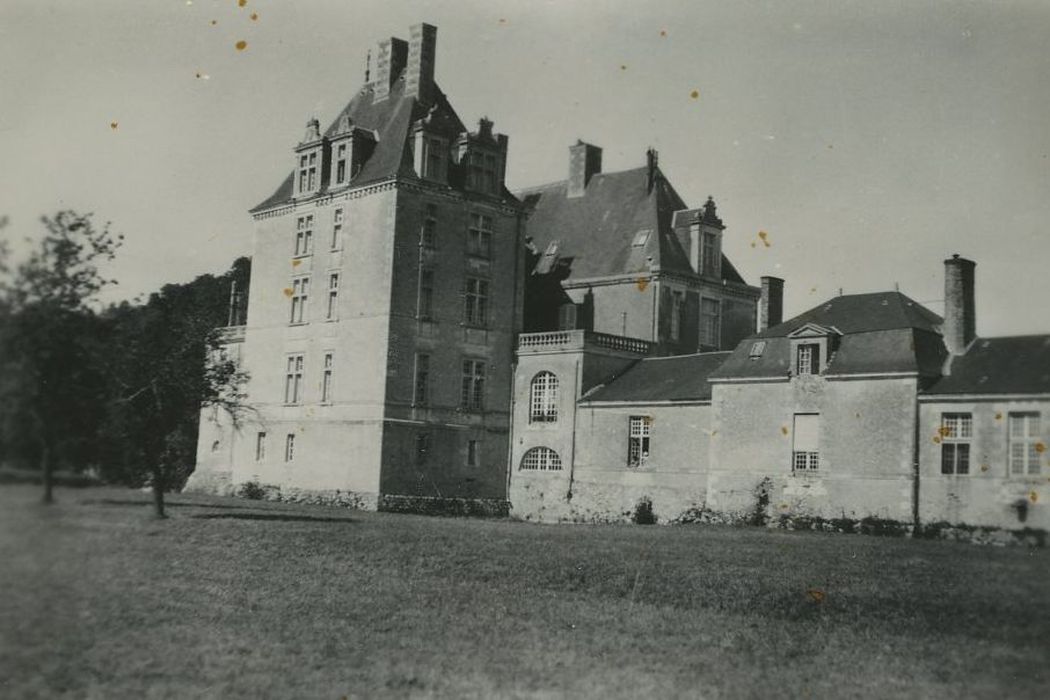 Château de Champchevrier : Ensemble ouest, vue partielle