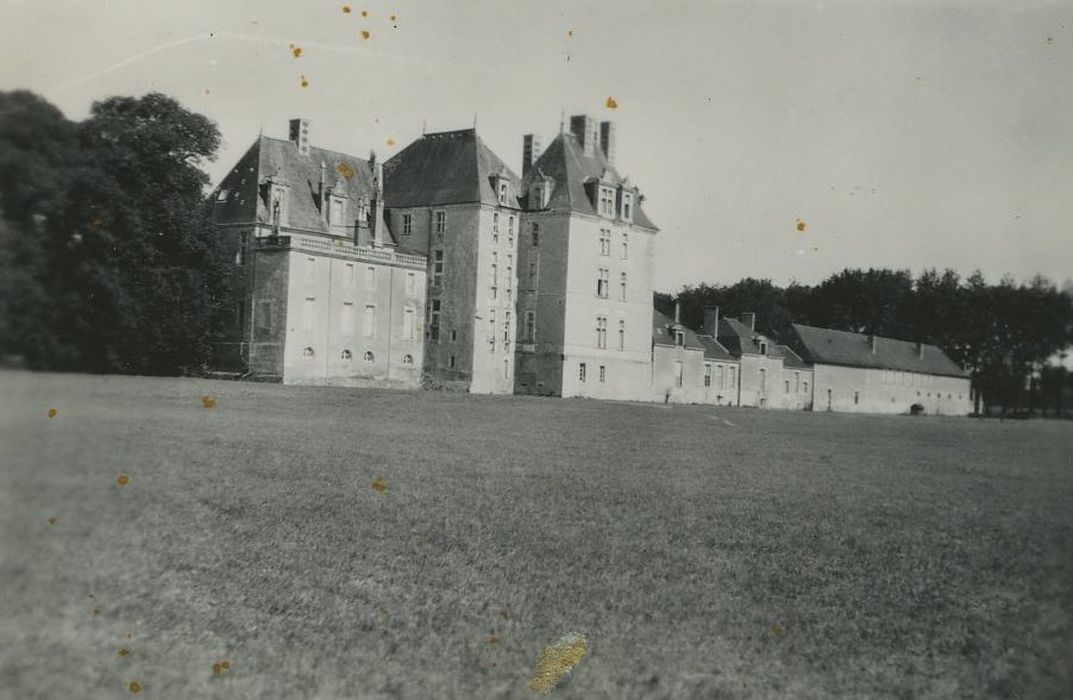 Château de Champchevrier : Ensemble ouest, vue générale