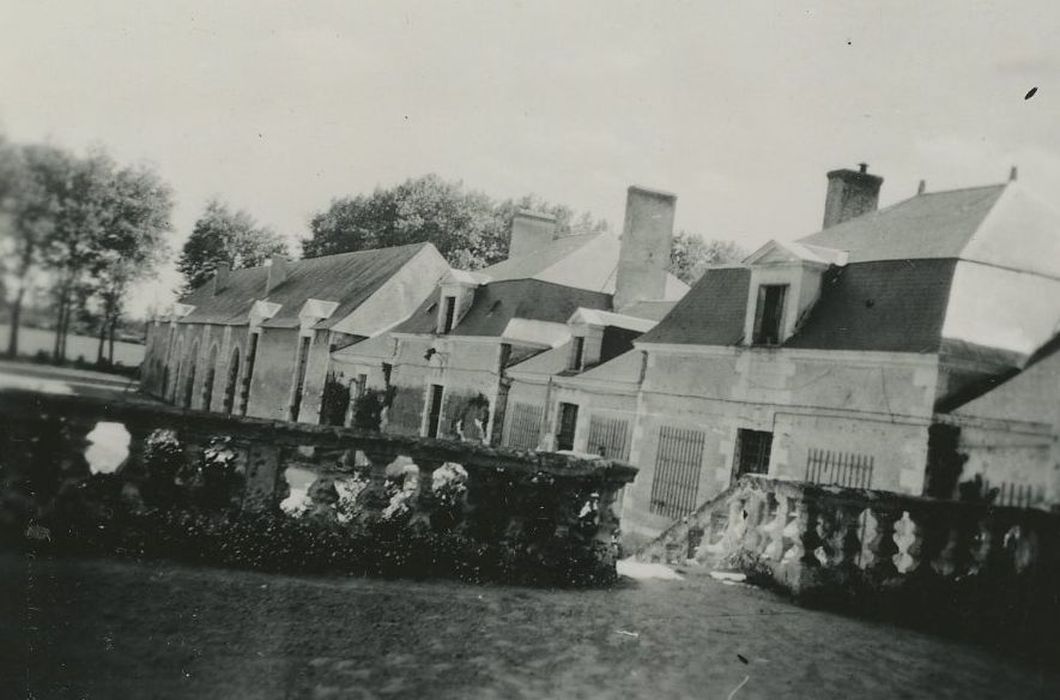 Château de Champchevrier : Communs ouest, vue générale