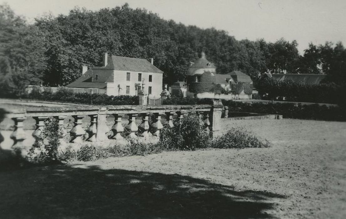 Château de Champchevrier : Communs est, vue générale