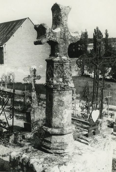 Croix du cimetière, vue générale