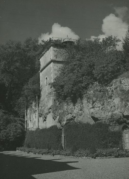 Château de la Gaillardière : Ancien pigeonnier, vue générale