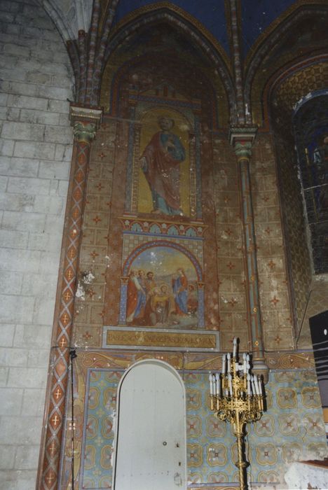 Eglise Saint-Symphorien : Chapelle axiale, peintures monumentales, vue partielle