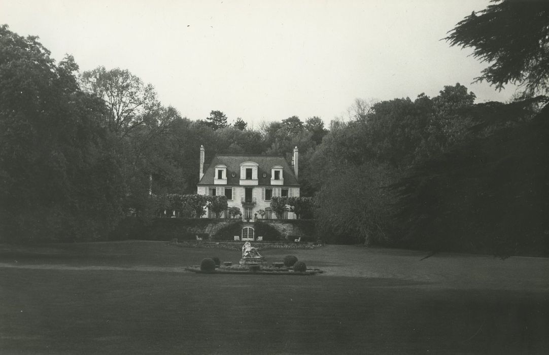 Manoir du Thouadé : Façade sud, vue générale