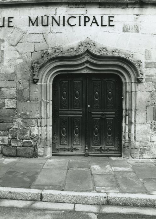 Hôtel Thiadot dit Maison du bailli : Façade sud, porte d’accès, vue générale