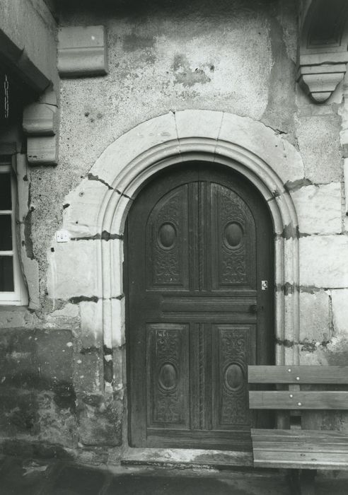 Hôtel Thiadot dit Maison du bailli : Cour, porte d’accès à l’est