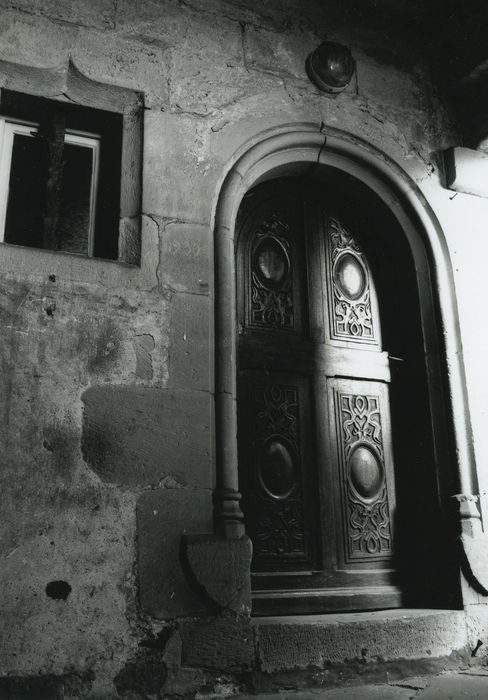 Hôtel Thiadot dit Maison du bailli : Escalier, 1er étage, détail de la porte d’accès au logis