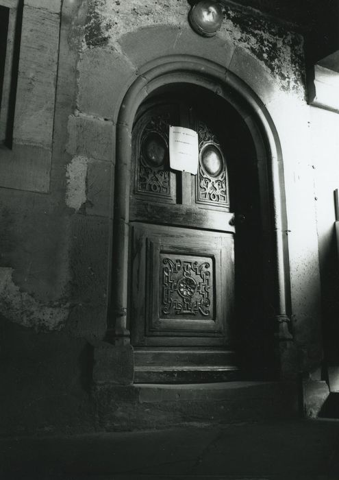 Hôtel Thiadot dit Maison du bailli : Escalier, 2e étage, détail de la porte d’accès au logis