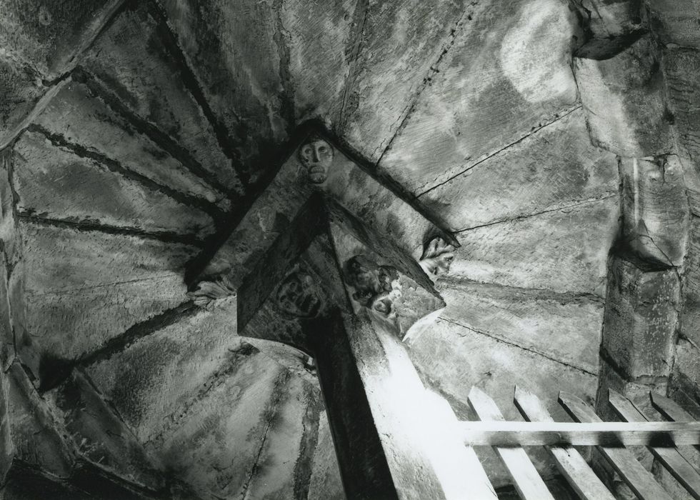 Hôtel Thiadot dit Maison du bailli : Escalier, dernier niveau, détail du pilier soutenant la plate-forme