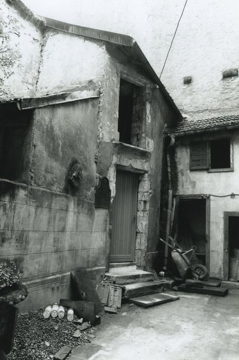 Maison : Cour, bâtiment nord, vue générale