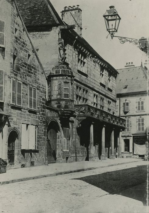 Maisons : Façades sur rue, vue générale