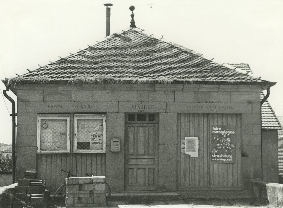 Mairie-Lavoir : Façade est, vue générale