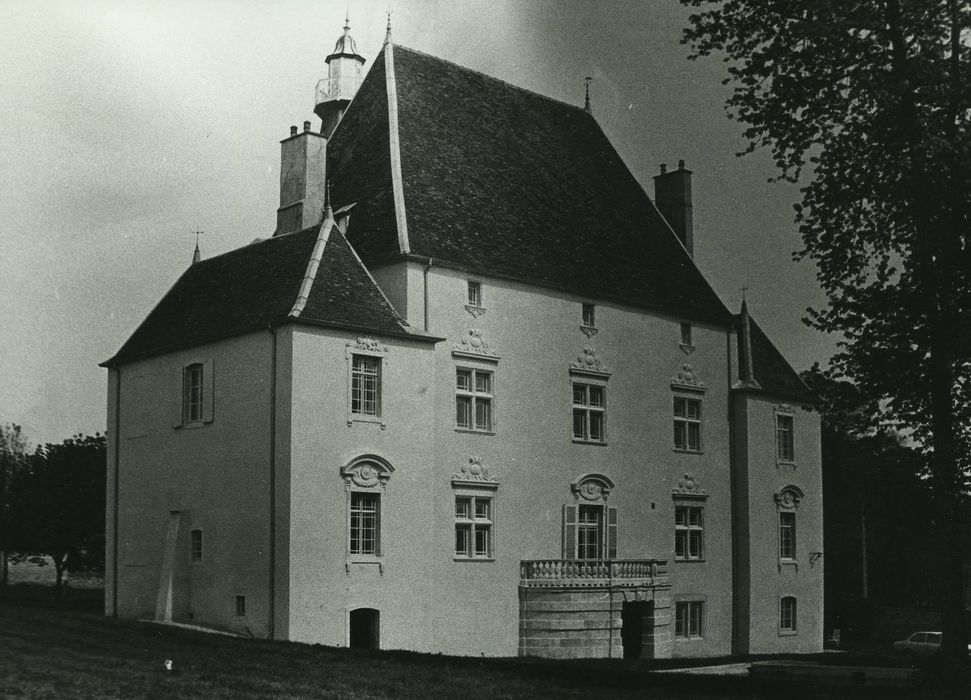 Château : Façade ouest, vue générale