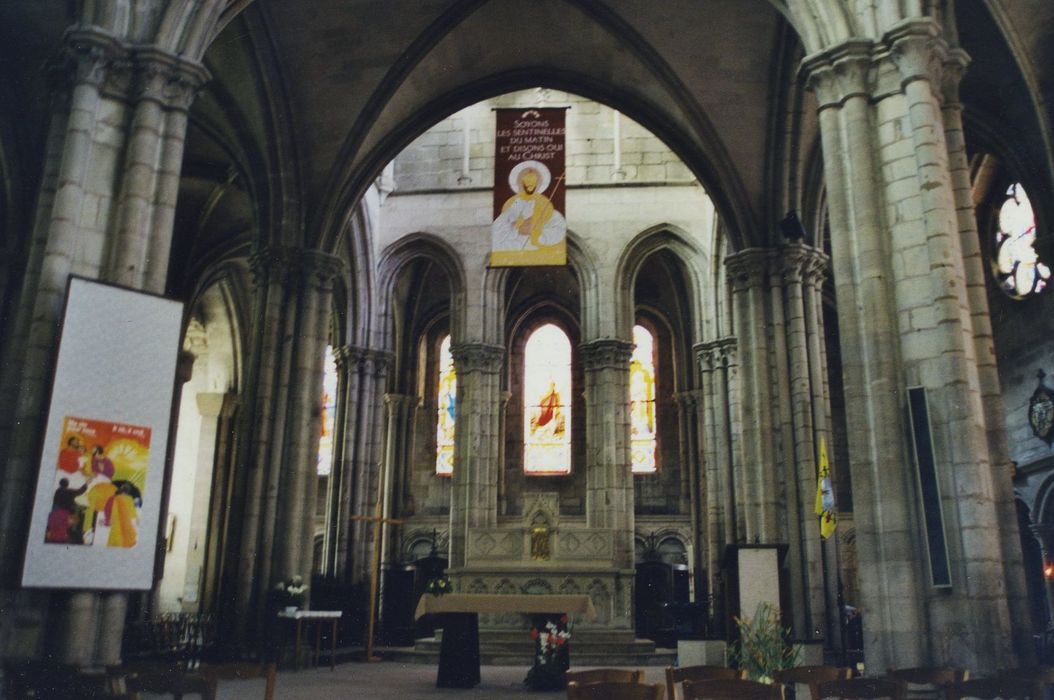 Eglise Saint-Martin (ancienne collégiale) : Choeur, vue générale