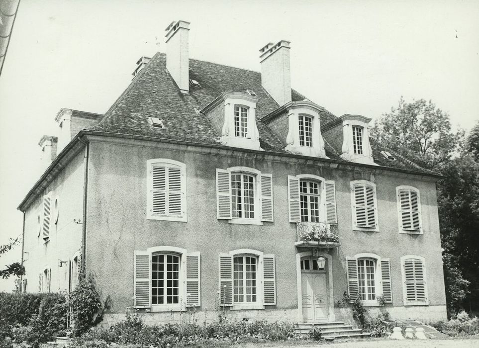 Château d’Arc : Façade sud, vue générale