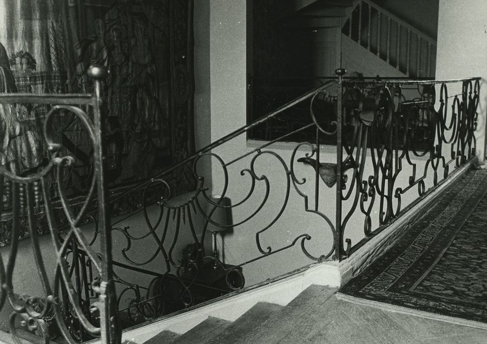 Château d’Arc : Escalier d’honneur, vue partielle