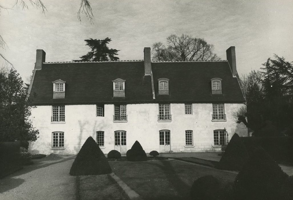 Manoir de Chérizy : Façade sud, vue générale