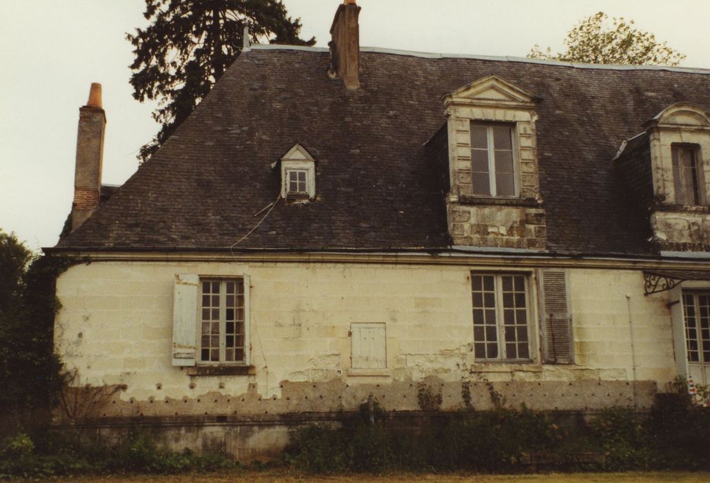 Manoir de la Mazeraie : Façade nord, vue partielle