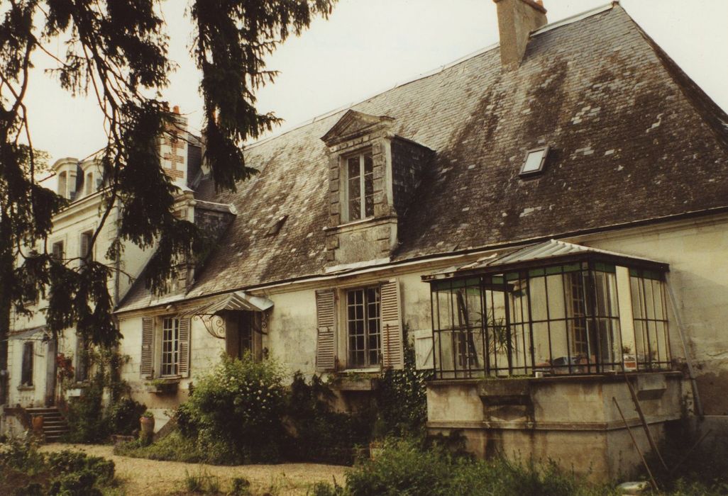 Manoir de la Mazeraie : Façade sud, vue partielle