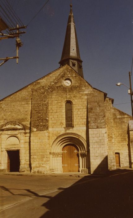 Eglise Saint-Martin : Façade occidentale, vue générale