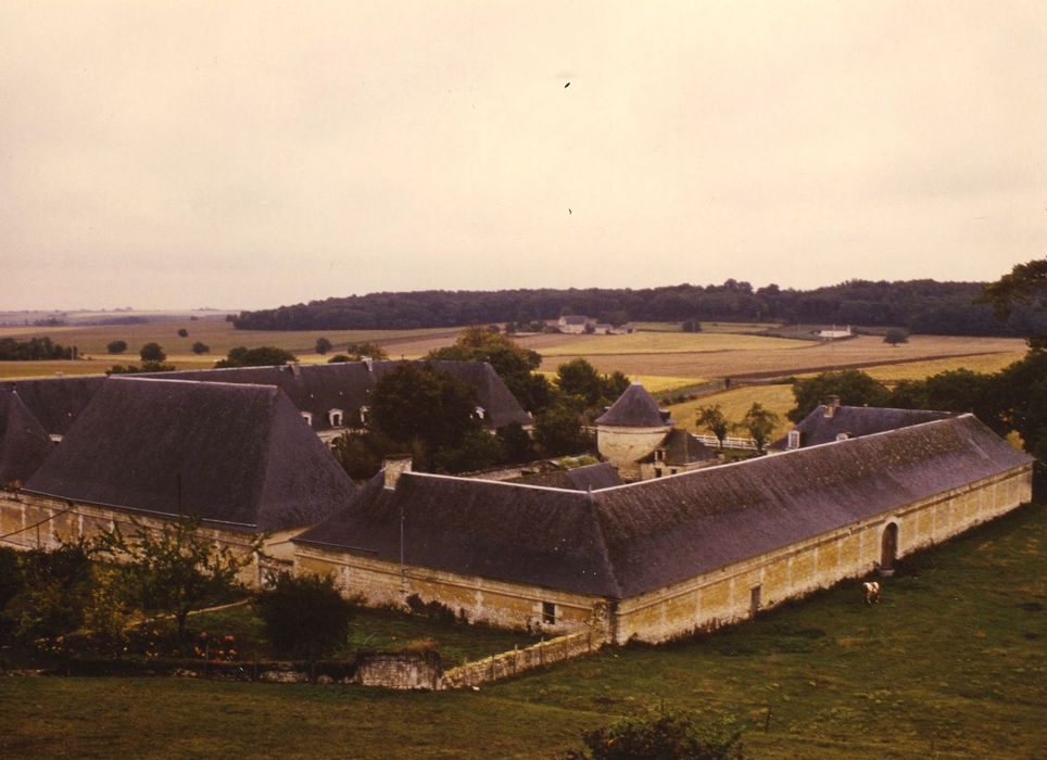 Château de Chavigny : Ferme, vue générale depuis le Nord-Ouest, vue générale