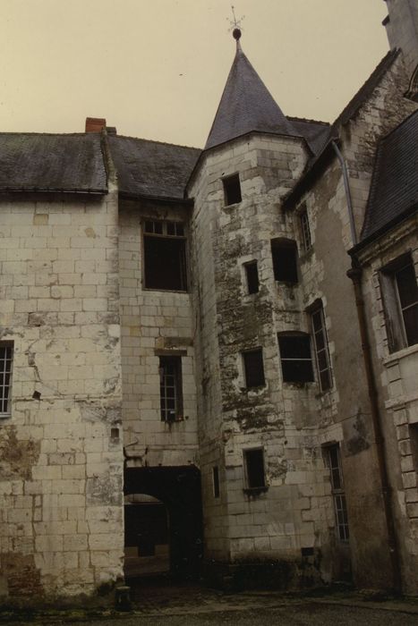 Maison dite de la Chancellerie : Cour intérieure, façade ouest, vue générale