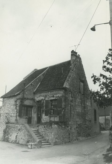 Ancienne ferme abbatiale : Tour tronqué à l’ouest, vue générale