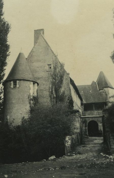 Ancienne ferme abbatiale : Accès nord, vue générale