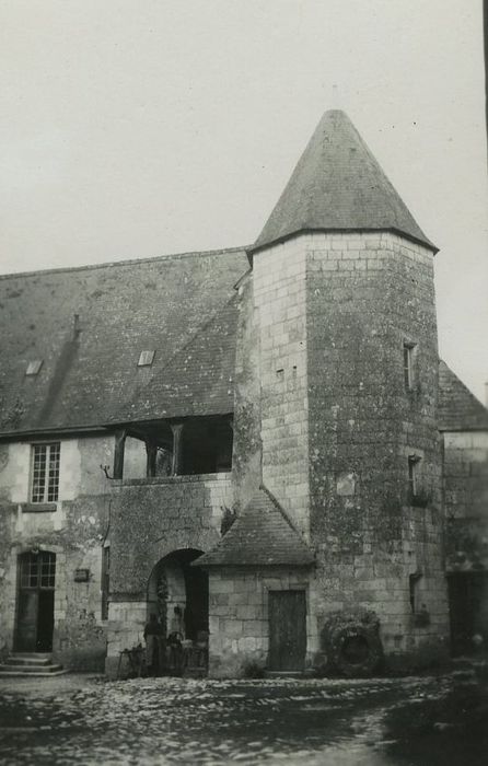 Ancienne ferme abbatiale : Logis, façade ouest, vue partielle