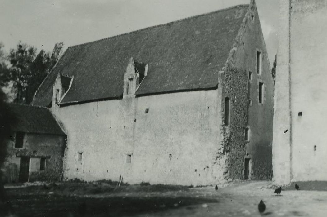 Ancienne ferme abbatiale : Grange, façade ouest, vue générale